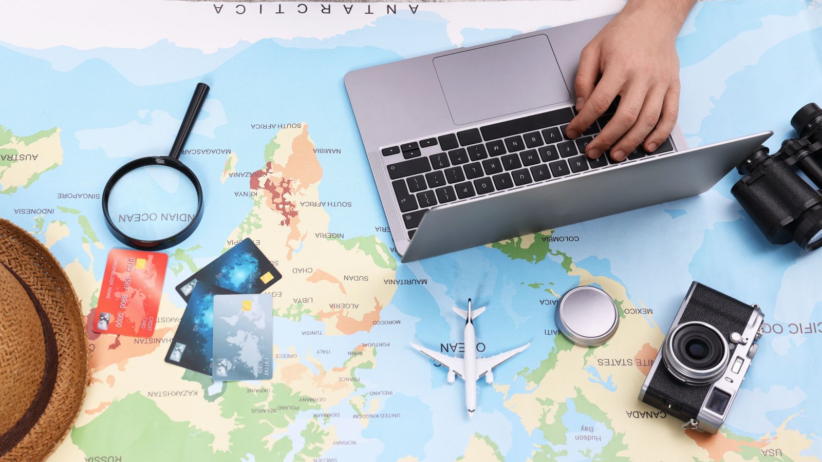 Reisblogger Shutterstock 2476059421.jpg